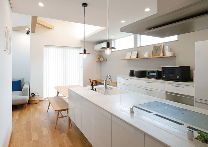 アイデア満載で暮らしやすい、共働き家族の家