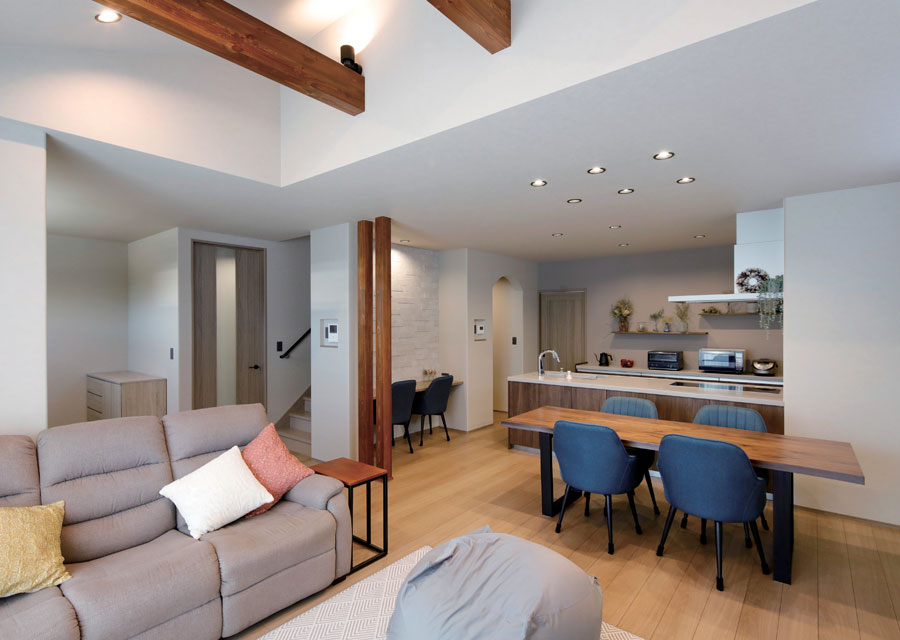 グレージュクロスが目を引く賢い家事ラクの家